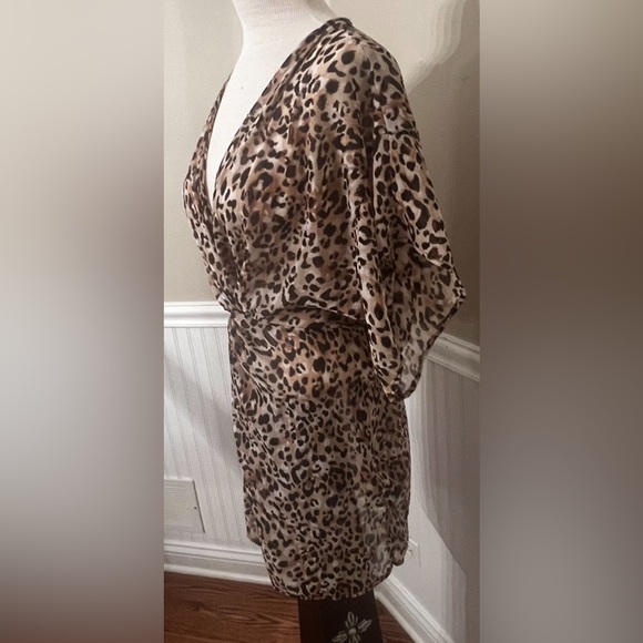 Time and Tru Leopard Print Cover Up Size M 8-10 excellent condition - Picture 3 of 7
